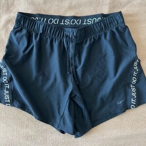 BLACK NIKE RUNNING SHORTS